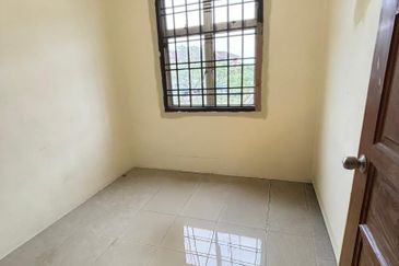 Sri Putra Apartments