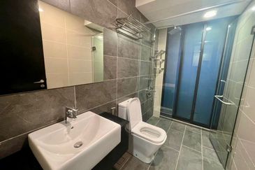 Almas Suites @ Puteri Harbour