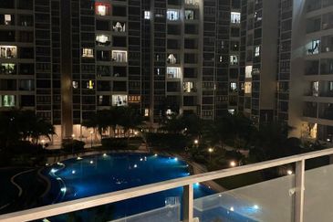 Baypoint @ Country Garden Danga Bay