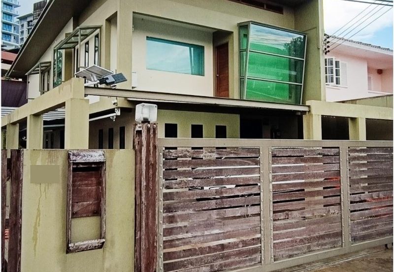 Double Storey Semi Detached house at Urat Mata in Kuching for Sale