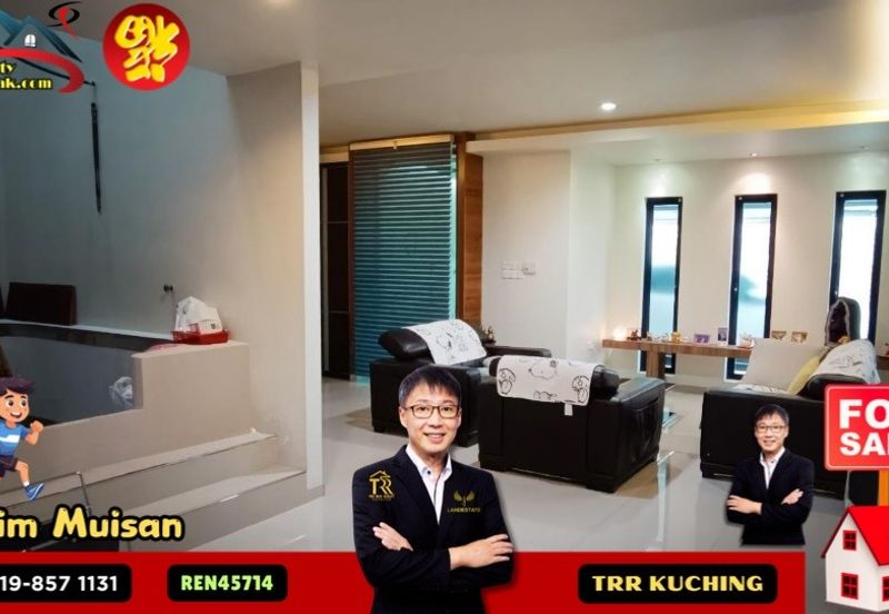 Double Storey Semi Detached house at Urat Mata in Kuching for Sale