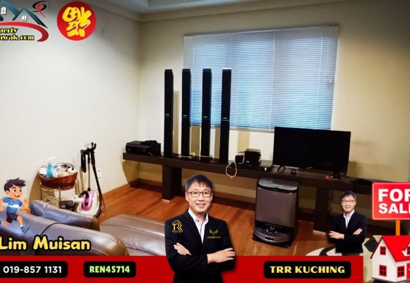 Double Storey Semi Detached house at Urat Mata in Kuching for Sale