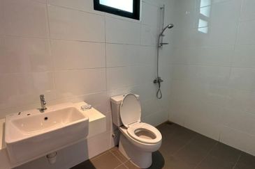 Royal Richmond Gold Condominium