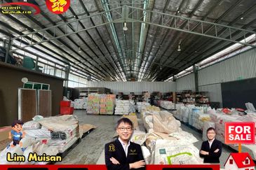 Factory Warehouse for Sale at Sejingkat Demak Laut, Kuching! 