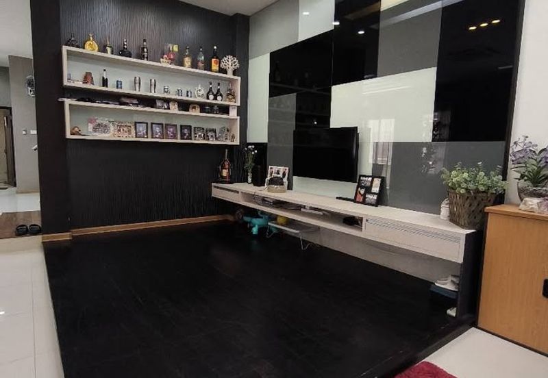 2.5-Storey Semi-Detached House in Taman Dorsett Close in Kuching for Sale