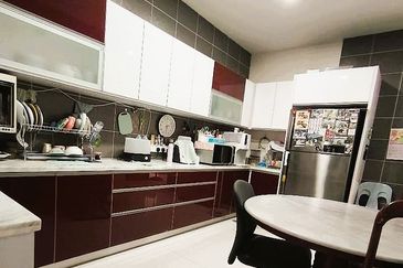 2.5-Storey Semi-Detached House in Taman Dorsett Close in Kuching for Sale