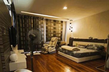 2.5-Storey Semi-Detached House in Taman Dorsett Close in Kuching for Sale