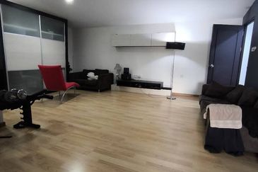 2.5-Storey Semi-Detached House in Taman Dorsett Close in Kuching for Sale