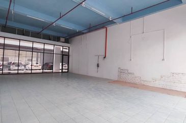 2 Adjoining Shoplots at the Podium Ground Floor Facing the Main Road in Kuching City For Rent 