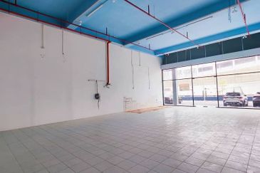 2 Adjoining Shoplots at the Podium Ground Floor Facing the Main Road in Kuching City For Rent 