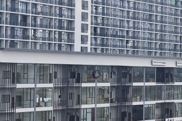 2 Adjoining Shoplots at the Podium Ground Floor Facing the Main Road in Kuching City For Rent 