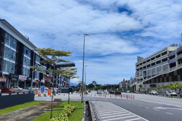 2 Adjoining Shoplots at the Podium Ground Floor Facing the Main Road in Kuching City For Rent 