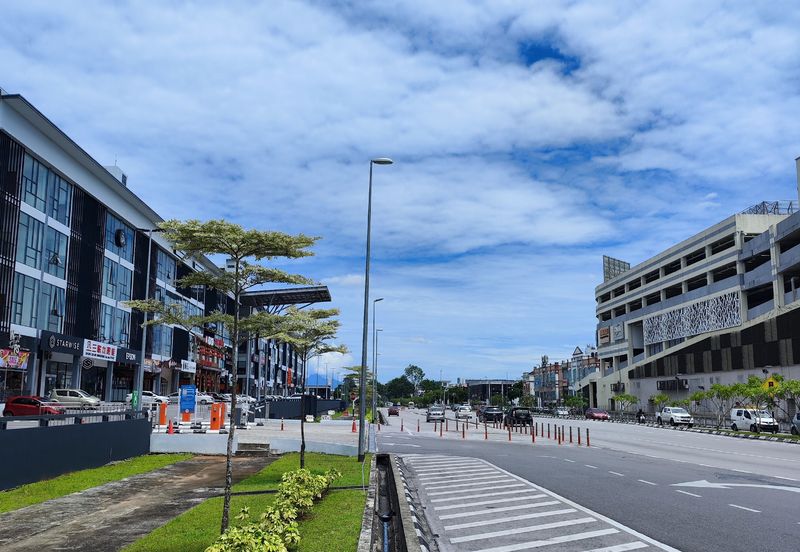 2 Adjoining Shoplots at the Podium Ground Floor Facing the Main Road in Kuching City For Rent 