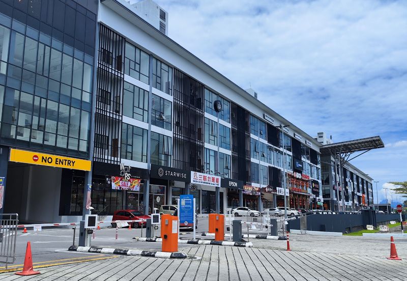 2 Adjoining Shoplots at the Podium Ground Floor Facing the Main Road in Kuching City For Rent 