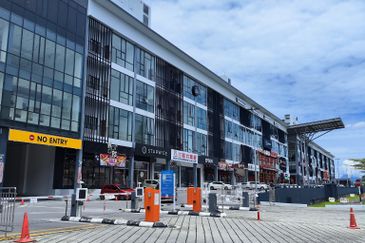 2 Adjoining Shoplots at the Podium Ground Floor Facing the Main Road in Kuching City For Rent 