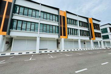 Three (3) Storey Shoplot at Westfield Points Commercial Centre in Kuching for Sale