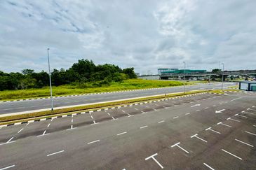 Three (3) Storey Shoplot at Westfield Points Commercial Centre in Kuching for Sale