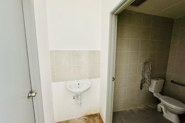 Three (3) Storey Shoplot at Westfield Points Commercial Centre in Kuching for Sale