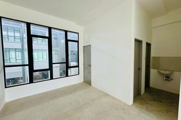 Three (3) Storey Shoplot at Westfield Points Commercial Centre in Kuching for Sale