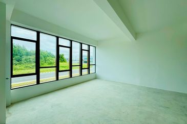 Three (3) Storey Shoplot at Westfield Points Commercial Centre in Kuching for Sale