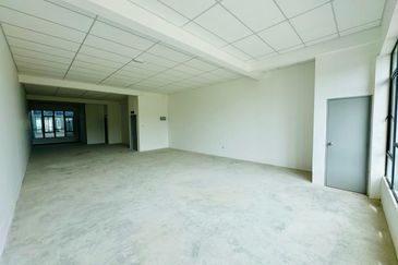 Three (3) Storey Shoplot at Westfield Points Commercial Centre in Kuching for Sale