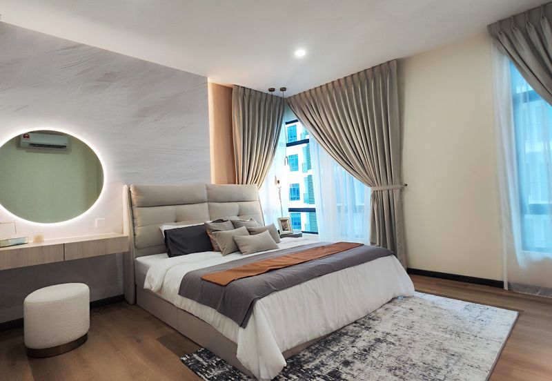 Sapphire On The Park