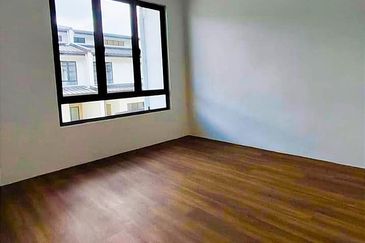 Double Storey Terrace House at Boxhill 76 Kota Sentosa for Sale! 