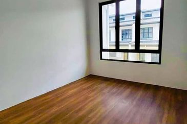 Double Storey Terrace House at Boxhill 76 Kota Sentosa for Sale! 