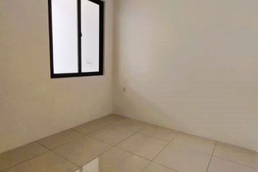 Double Storey Terrace House at Boxhill 76 Kota Sentosa for Sale! 