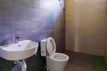 Double Storey Terrace House at Boxhill 76 Kota Sentosa for Sale! 