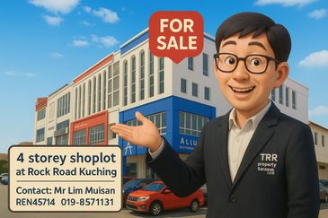 4 Storey Shop House Facing the main-road (Rock Road) in Kuching City for Sale