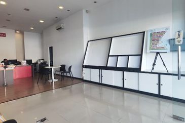 4 Storey Shop House Facing the main-road (Rock Road) in Kuching City for Sale