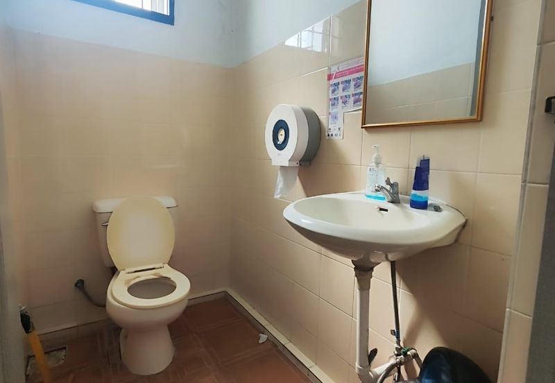 4 Storey Shop House Facing the main-road (Rock Road) in Kuching City for Sale