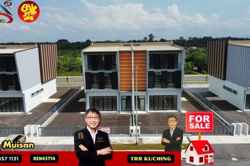 3 Storey Semi-Detached Showroom cum Office at Pine Square 66 Light Industry Park for Sale