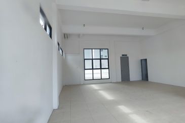 3 Storey Semi-Detached Showroom cum Office at Pine Square 66 Light Industry Park for Sale