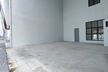 3 Storey Semi-Detached Showroom cum Office at Pine Square 66 Light Industry Park for Sale