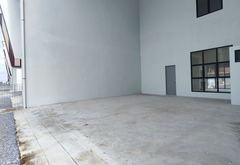 3 Storey Semi-Detached Showroom cum Office at Pine Square 66 Light Industry Park for Sale