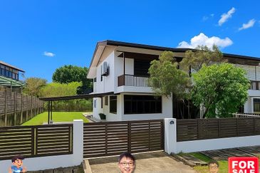 Double Storey Semi Detached House at Taman Liong Seng Jalan Rock in Kuching City for Sale