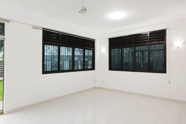 Double Storey Semi Detached House at Taman Liong Seng Jalan Rock in Kuching City for Sale