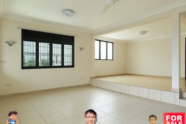 Double Storey Semi Detached House at Taman Liong Seng Jalan Rock in Kuching City for Sale