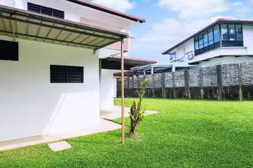 Double Storey Semi Detached House at Taman Liong Seng Jalan Rock in Kuching City for Sale
