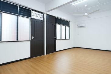 Double Storey Semi Detached House at Taman Liong Seng Jalan Rock in Kuching City for Sale