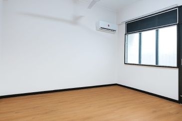 Double Storey Semi Detached House at Taman Liong Seng Jalan Rock in Kuching City for Sale