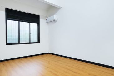 Double Storey Semi Detached House at Taman Liong Seng Jalan Rock in Kuching City for Sale