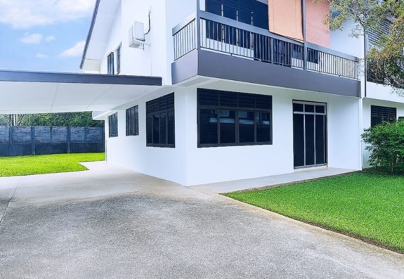 Double Storey Semi Detached House at Taman Liong Seng Jalan Rock in Kuching City for Sale