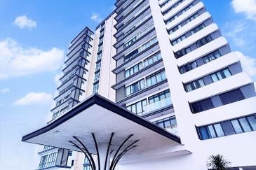 Royal Richmond Gold Condominium