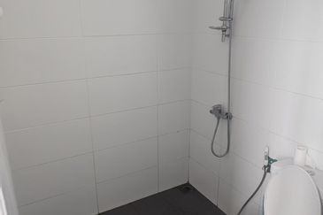 Royal Richmond Gold Condominium