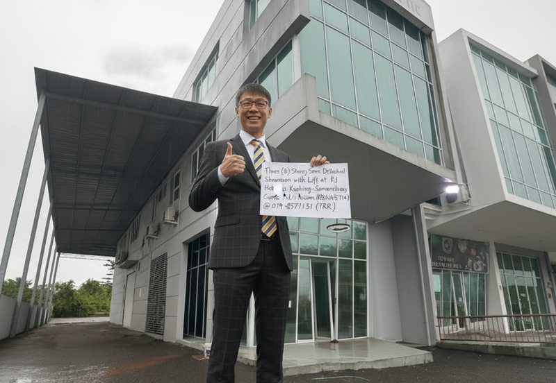 Three (3) Storey Semi Detached Showroom with Lift at RJ Business Hub in Kuching-Samarahan Expressway for Rent