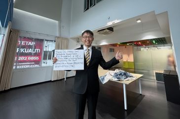 Three (3) Storey Semi Detached Showroom with Lift at RJ Business Hub in Kuching-Samarahan Expressway for Rent