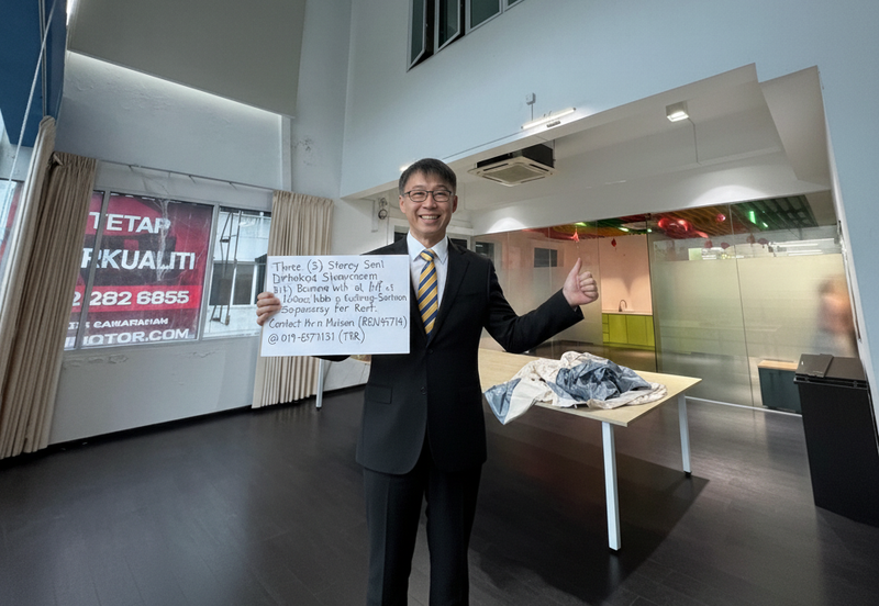 Three (3) Storey Semi Detached Showroom with Lift at RJ Business Hub in Kuching-Samarahan Expressway for Rent